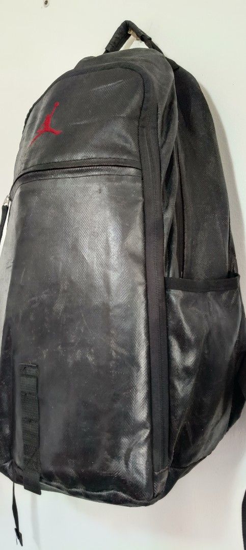 JORDAN LEATHER BACKAPCK (Category: Luxury Bags & Wallets) located in Manila. Submitted by egayfinds420 (Listing ID 1380922012, Image 3). Description: JORDAN LEATHER BACKPACK WITH LAPTOP COMPARTMENT 😍🔥 VERY GOOD CONDITION MINIMAL SCRATCHES DETAIL'S POSTED 1500.
