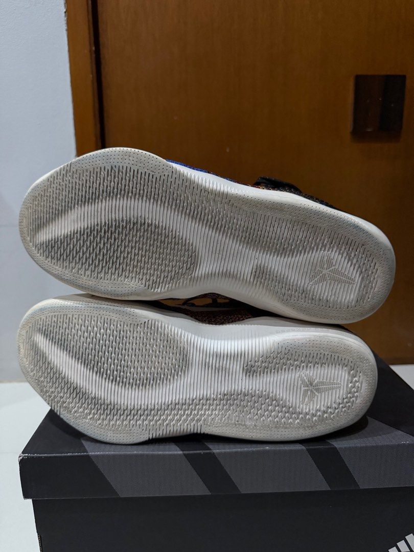 Kobe 11 BHM (US 8.5) (Category: Sneakers) located in Quezon City. Submitted by lienonerom (Listing ID 1381053347, Image 3). Description: FOR SALE ONLY Kobe 11 BHM Size: US 8.5 very good condition Issues: replacement box, deflated zoom air, minor sole sep (see last pic) Preferred meetups: Marikina, Katipunan, Cubao, Sta Lucia areas Shipping is possible. Buyer will shoulder shipping fee Read carefully before inquiring. Item is available as long as 