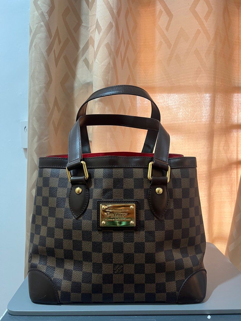 LV Hampstead MM (Category: Luxury Bags & Wallets) located in Angeles City. Submitted by thefriendshipavenue (Listing ID 1381022421, Image 1). Description: NEGOTIABLE! few unnoticeable scratches on the gold hardware logo .