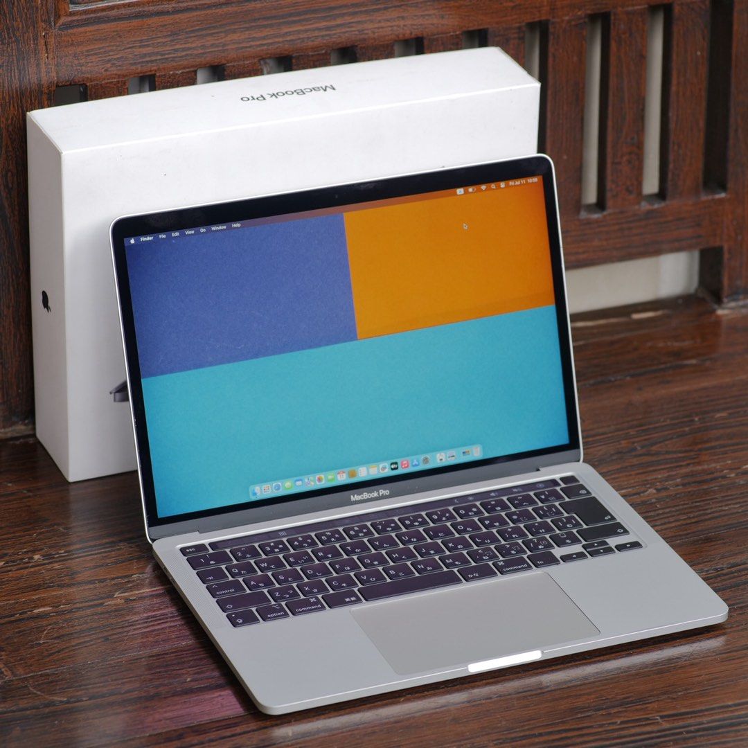 Macbook Pro 13inch i7 32GB 4TB SSD 2020 Apple Laptop, Elektronik