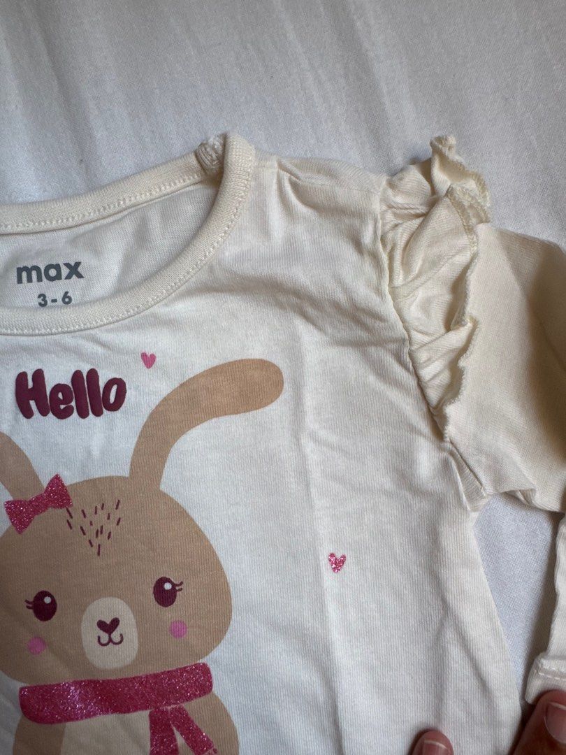 MAX Cotton Top (Category: Babies & Kids Fashion) located in Shah Alam. Submitted by frangipani.kloth (Listing ID 1381001858, Image 3). Description: Size 3-6m. Use once untuk photoshoot. Cotton material selesa.