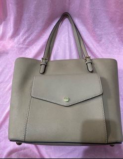 (Kategori: ) berada di . Dikirim oleh ngabisin_shop (ID iklan 1381054055, Gambar 1). Deskripsi: .