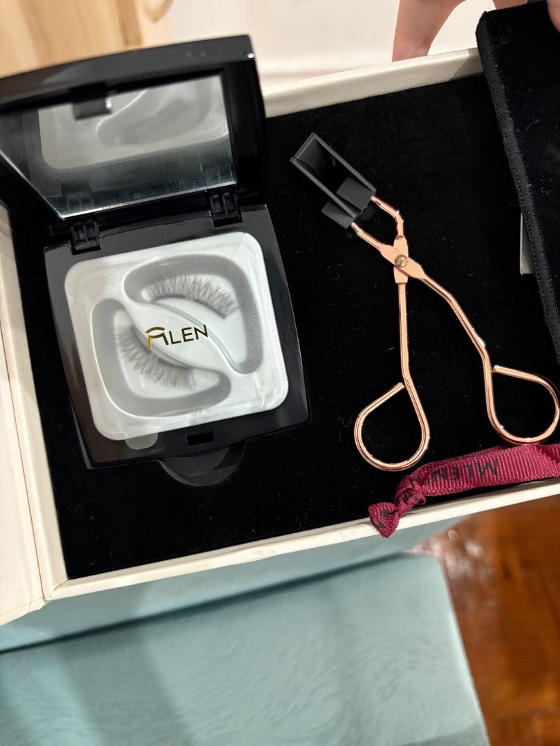 Mlen Magnetic Lashes (Category: Makeup) located in Quezon City. Submitted by icecreammonster (Listing ID 1381006648, Image 2). Description: Brand new, never used Mlen magnetic lashes.