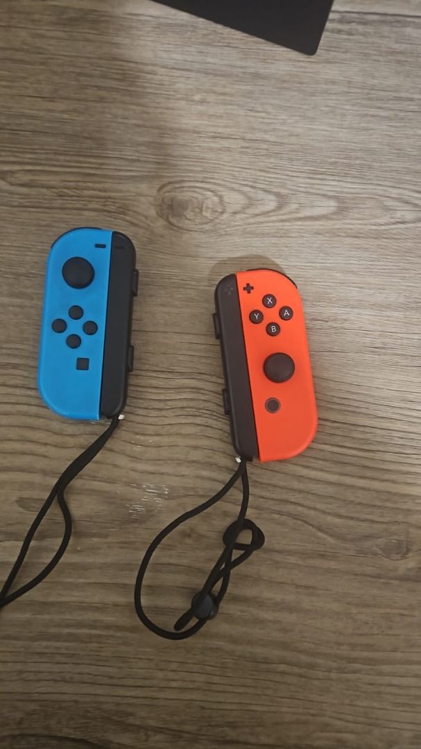 Nintendo switch with 4 games and free hard case63108833130626113