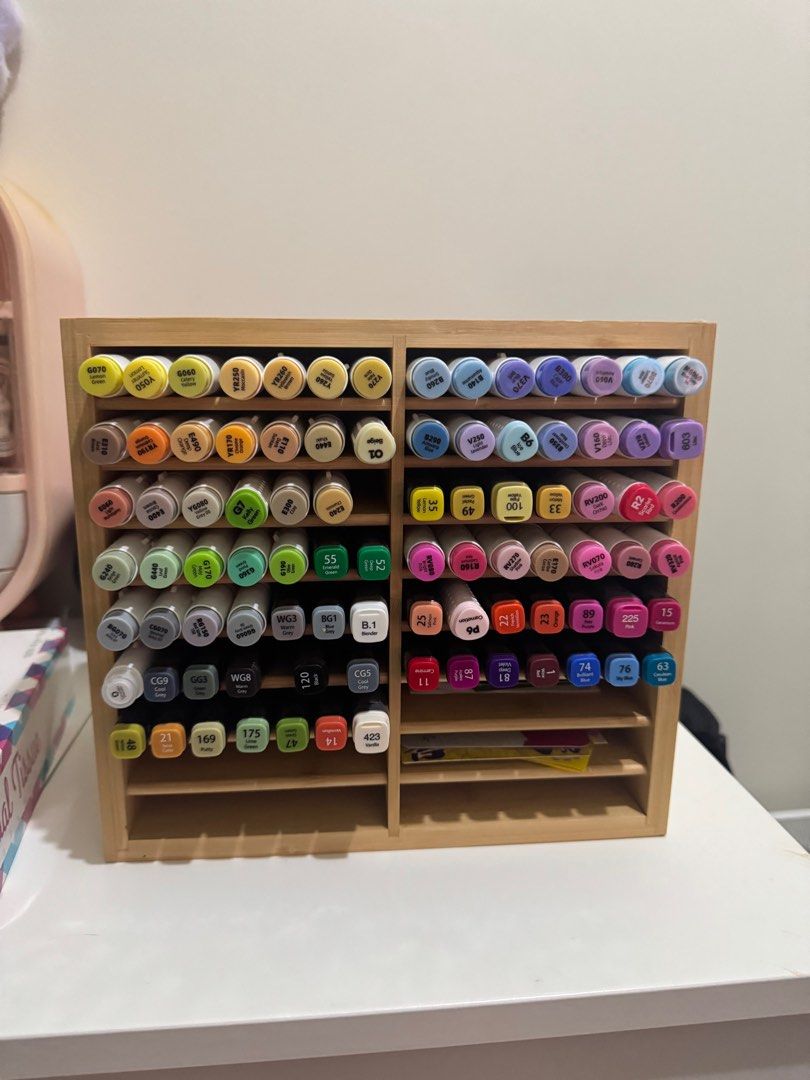 Ohuhu Midtone Alcohol Markers + Deli Markers (Category: Stationery & School Supplies) located in Pasig City. Submitted by xobeixo (Listing ID 1381056939, Image 1). Description: Ohuhu Bamboo marker case included Ohuhu midtone markers Deli markers Rfs: i have a new hobby .