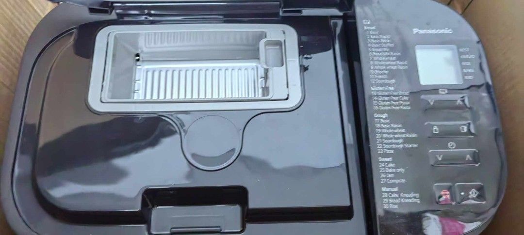 Panasonic Automatic Bread Maker (Category: Breadmakers) located in Taytay. Submitted by mikz_1303 (Listing ID 1381065123, Image 2). Description: Panasonic Automatic Bread Maker Almost New Model: SD-R2530 220v Pick up in Taytay.