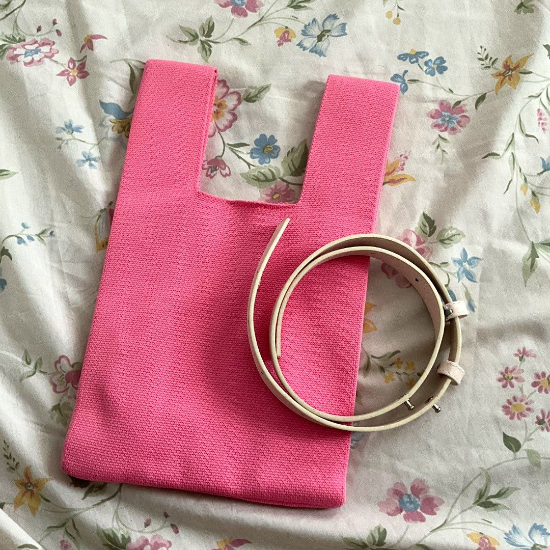 Pink Korean Knitted Vest Bag with Strap (Category: Shoulder Bags) located in General Trias. Submitted by thrift_box (Listing ID 1380985834, Image 2). Description: Pink Korean Knitted Vest Bag that looks like a bucket bag. Fashionable piece for your aesthetic outfits. It comes with a strap for more convenient wear. Never worn! RFS: Decluttering.