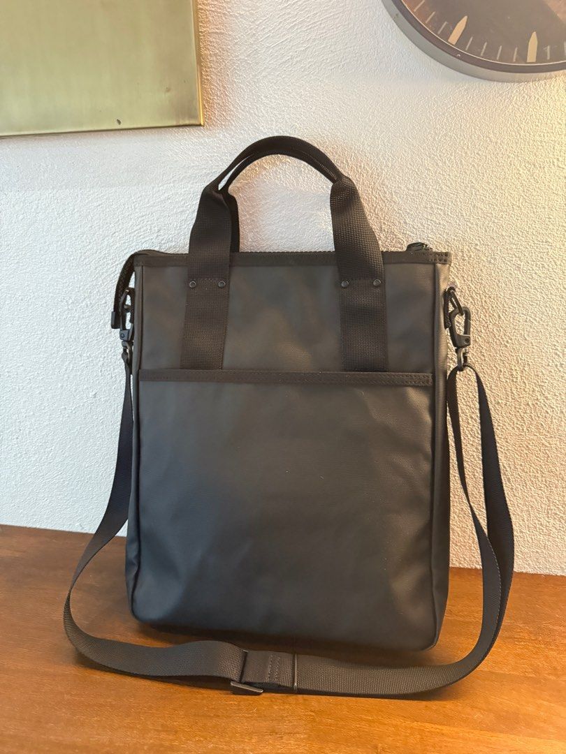 Porter Hardy Mens Bag Black (Category: Sling Bags) located in Bulacan. Submitted by msmayora (Listing ID 1380928991, Image 2). Description: Used twice only and almost brand new. Store price is 13,200..