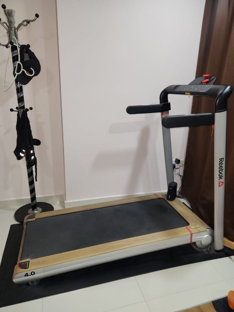 Reebok i-run Treadmill Lightly Used, Sports Equipment