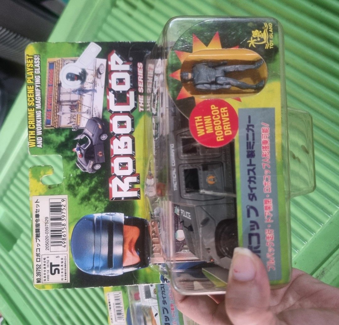 Robocop (Category: Action & Battle Toys) located in Quezon City. Submitted by lylesofia (Listing ID 1381058767, Image 3). Description: 1,500 each.
