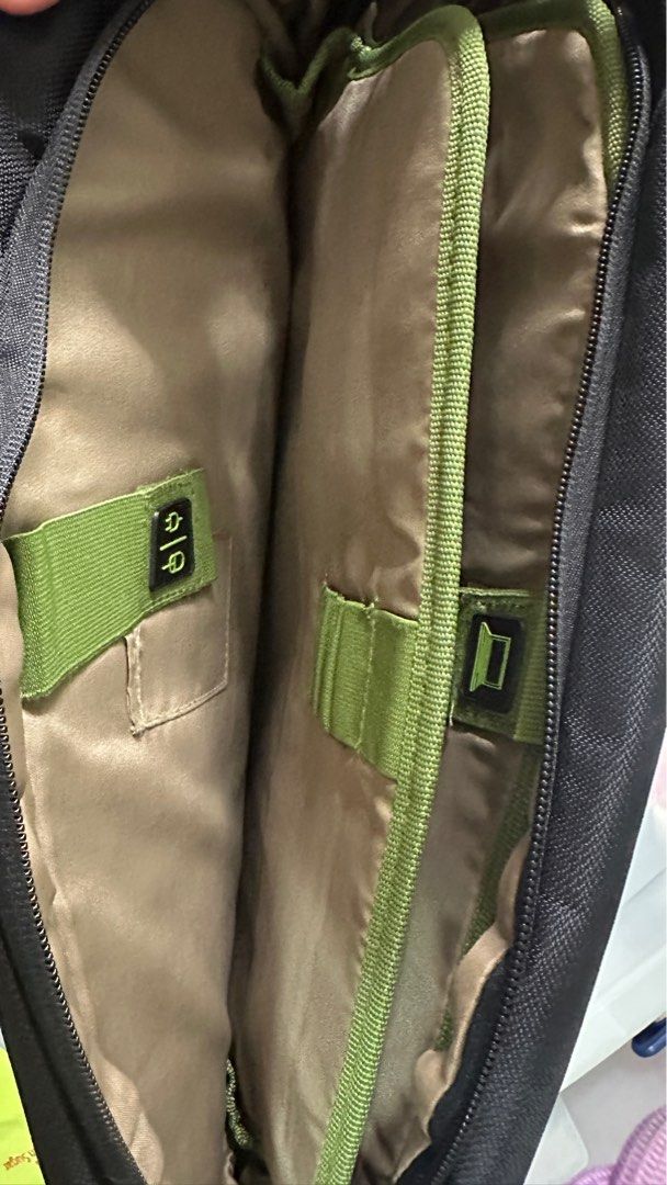 RUSH: HAWK AND IDEAPAD BAG (laptop bag and backpack) (Category: Laptop Bags & Sleeves) located in Paranaque City. Submitted by pattyyisha (Listing ID 1380999483, Image 3). Description: .