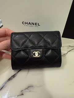 (Category: ) located in . Submitted by luxparis.bag (Listing ID 1380969724, Image 1). Description: .