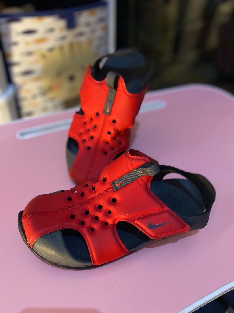 Sandal Nike Ori Anak Cowo (Kategori: Orang Tua, Bayi & Anak - Lainnya) berada di Tangerang. Dikirim oleh prelovedbymandeyy_ (ID iklan 1381008769, Gambar 1). Deskripsi: Size 33.