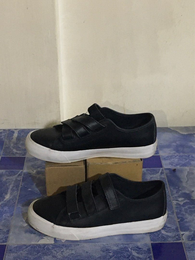 Skono Velcro Leather Shoes (Category: Sneakers) located in San Jose. Submitted by timeless.gems (Listing ID 1380997826, Image 2). Description: .