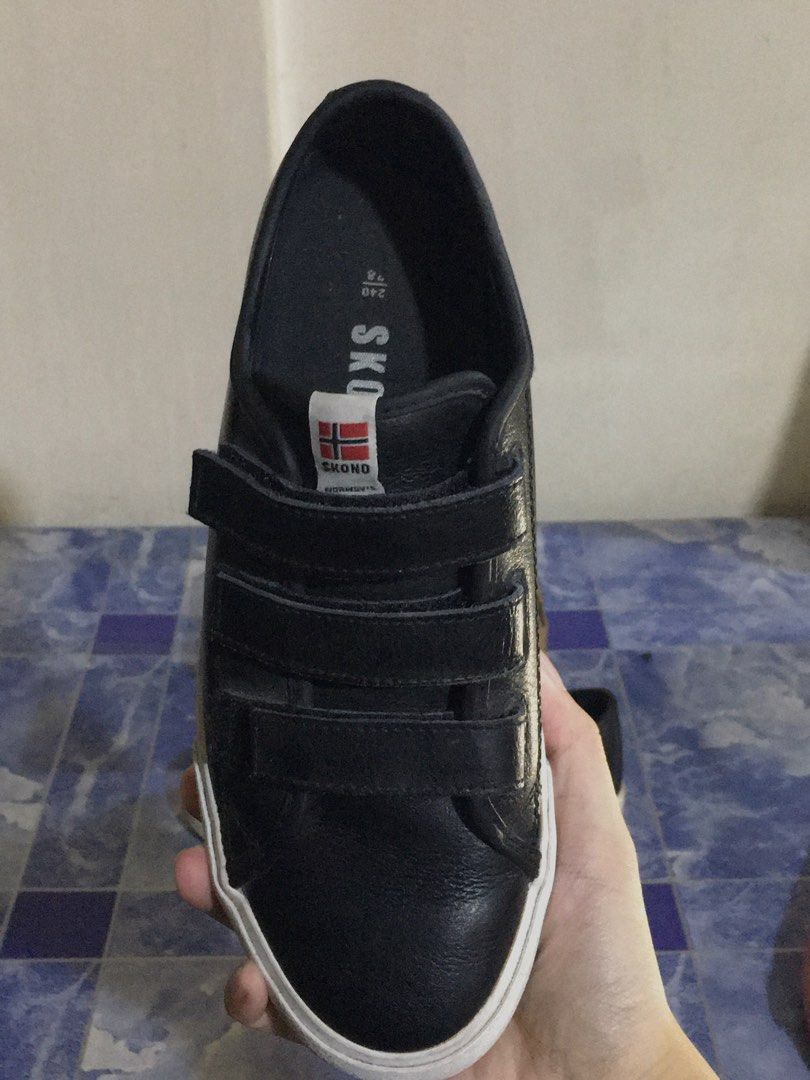 Skono Velcro Leather Shoes (Category: Sneakers) located in San Jose. Submitted by timeless.gems (Listing ID 1380997826, Image 3). Description: .