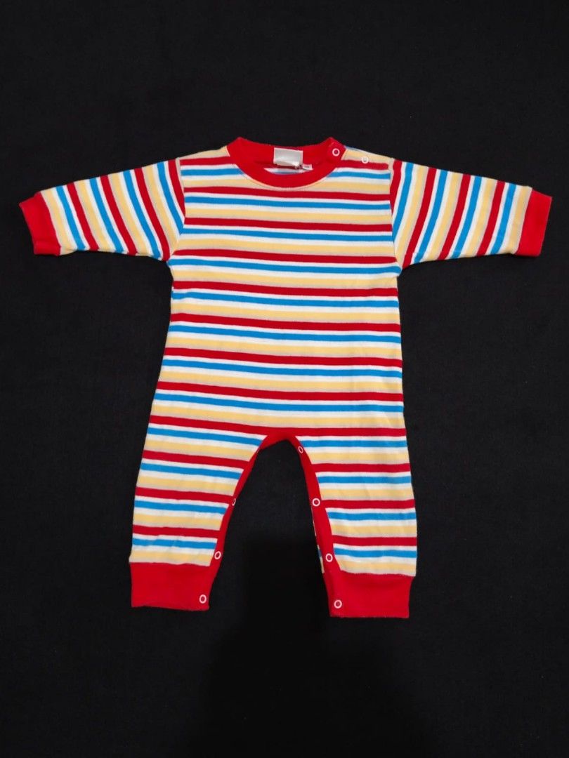 SLEEP SUIT (Kategori: 1 hingga 3 tahun) berada di Bogor. Dikirim oleh thriftbaby_byme (ID iklan 1380916024, Gambar 1). Deskripsi: Size : 80 (1-2 thn bisa pakai) Kondisi : 1 kancing paling bawah susah di kancing Pengiriman : Oyen/manual Wa : 083115873294.