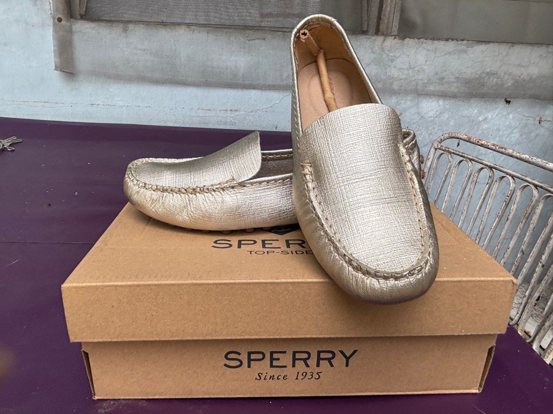 Sperry (Category: Loafers) located in Quezon City. Submitted by docbebang (Listing ID 1374525073, Image 3). Description: .