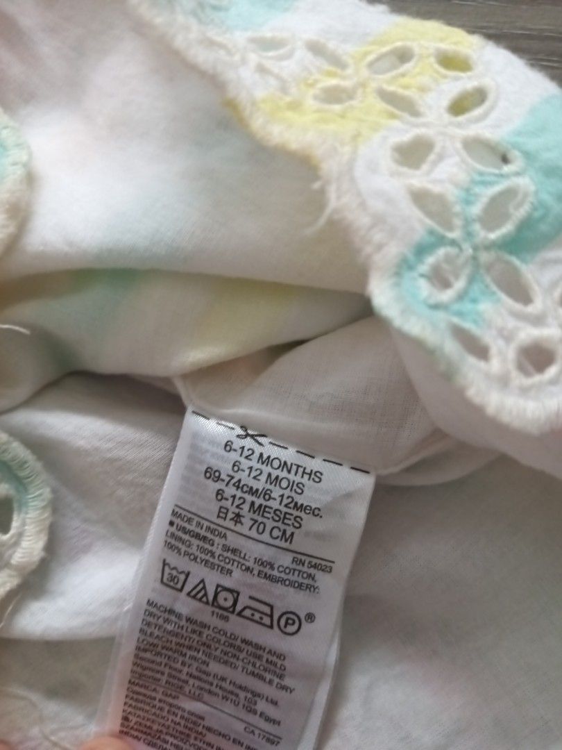 Sulam tebuk rainbow baby gap dress (Category: Babies & Kids Fashion) located in Pasir Gudang. Submitted by checomel16 (Listing ID 1380925606, Image 3). Description: .