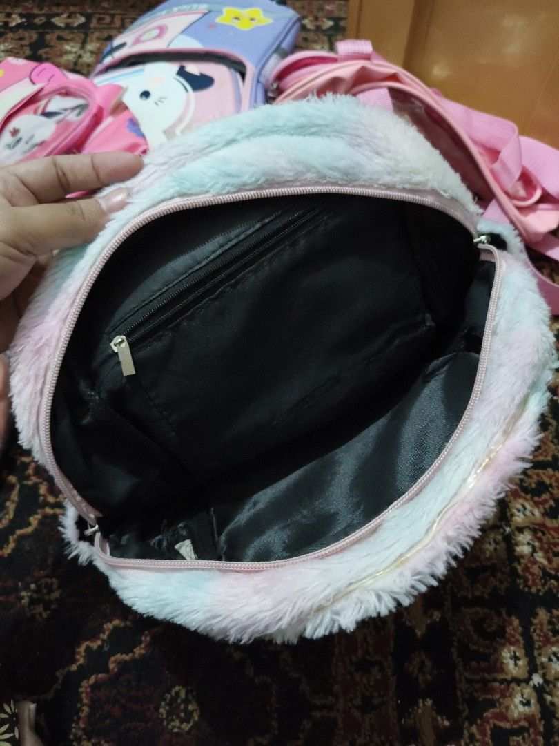 Tas anak (Kategori: Orang Tua, Bayi & Anak - Lainnya) berada di Tangerang. Dikirim oleh qiana_191119 (ID iklan 1380945703, Gambar 3). Deskripsi: .