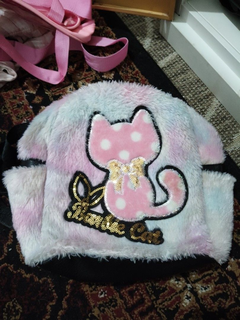 Tas anak (Kategori: Orang Tua, Bayi & Anak - Lainnya) berada di Tangerang. Dikirim oleh qiana_191119 (ID iklan 1380945703, Gambar 1). Deskripsi: .