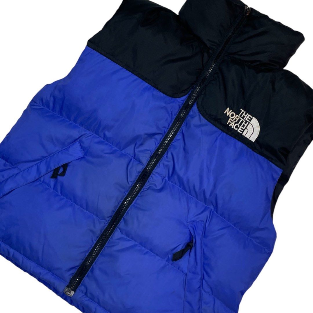 The North Face Puffer Vest (Category: Coats, Jackets and Outerwear) located in Urdaneta. Submitted by castingcouch_ph (Listing ID 1381059864, Image 3). Description: W-21 L-22 Issue-None Item Condition-10/10 Color rate-10/10.