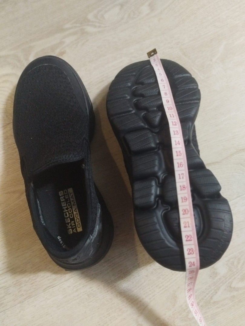 To bless kids shoes (Category: Babies & Kids Fashion) located in Singapore. Submitted by z1938 (Listing ID 1381037819, Image 2). Description: measurements in pic. Do indicate which item to collect. weekdays before 9pm only non- collection will pass on to next in line..