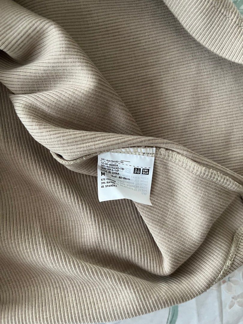 UNIQLO Ribbed T-Shirt (Category: Shirts) located in Quezon City. Submitted by kikistoree (Listing ID 1380981253, Image 3). Description: LIKE NEW Uniqlo Soft Ribbed T-Shirt in Beige, Size M original price: 790 selling price: 250 negotiable.