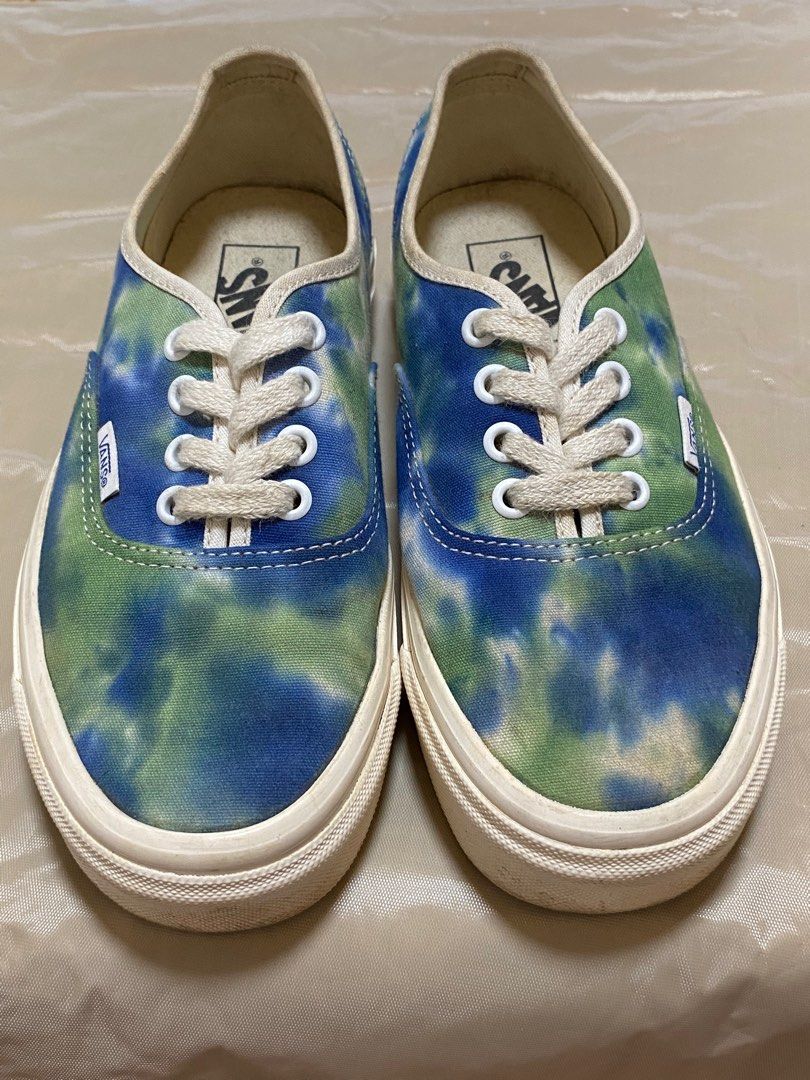 Vans Shoes (Category: Sneakers) located in Caloocan City. Submitted by kheiclutter (Listing ID 1380960692, Image 1). Description: Authentic Vans Shoes EUR 38 | US 5 | CM 24.