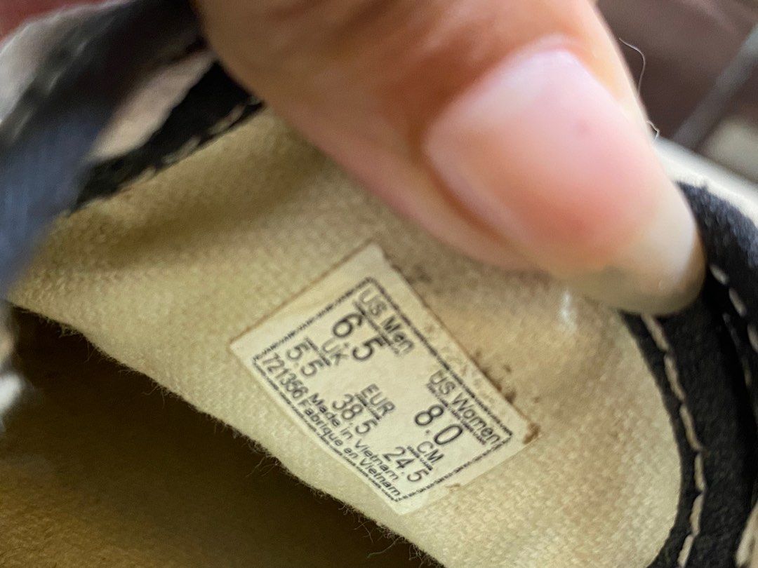 Vans Shoes (Category: Sneakers) located in Caloocan City. Submitted by kheiclutter (Listing ID 1380961692, Image 3). Description: Authentic Vans Shoes EUR 38.5 | US 5.5 | CM 24.5.