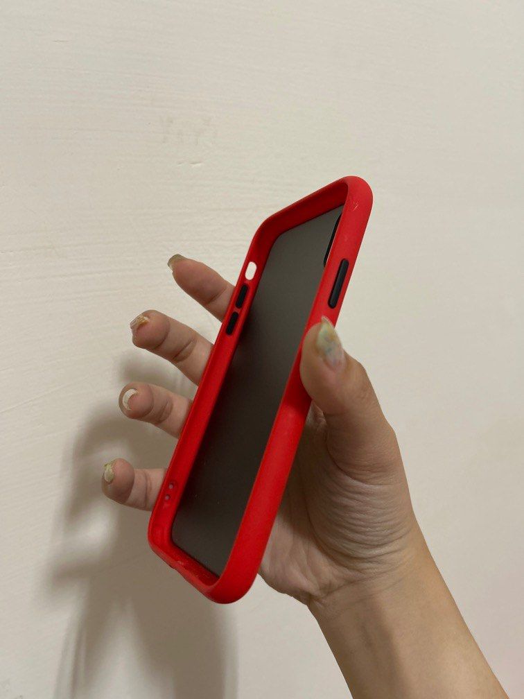 由 wineee.e (刊登 ID 1381060895，圖片 3) 提交，位於 台南市 (Tainan) 的 XS 手機殼 (類別：iPhone X 系列 )，說明：此款為店家活動抽到的獎品 因我已無iPhoneXS機型 決定便宜出售。