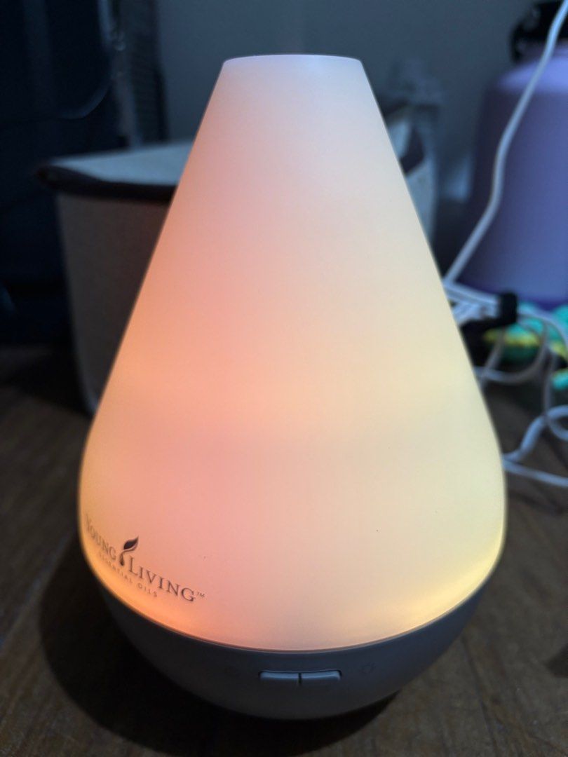 YL Dewdrop diffuser (with free essential oil) (Category: Air Purifiers & Dehumidifiers) located in Pasig City. Submitted by vhasibuan (Listing ID 1381022218, Image 2). Description: ✅Used less than 5 times - can pass as new ✅With free 1 essential oil (couldn’t find the other essential oil that came originally with the diffuser, will still try to find it) Can guarantee authenticity as this was gifted to me by a YL employee.