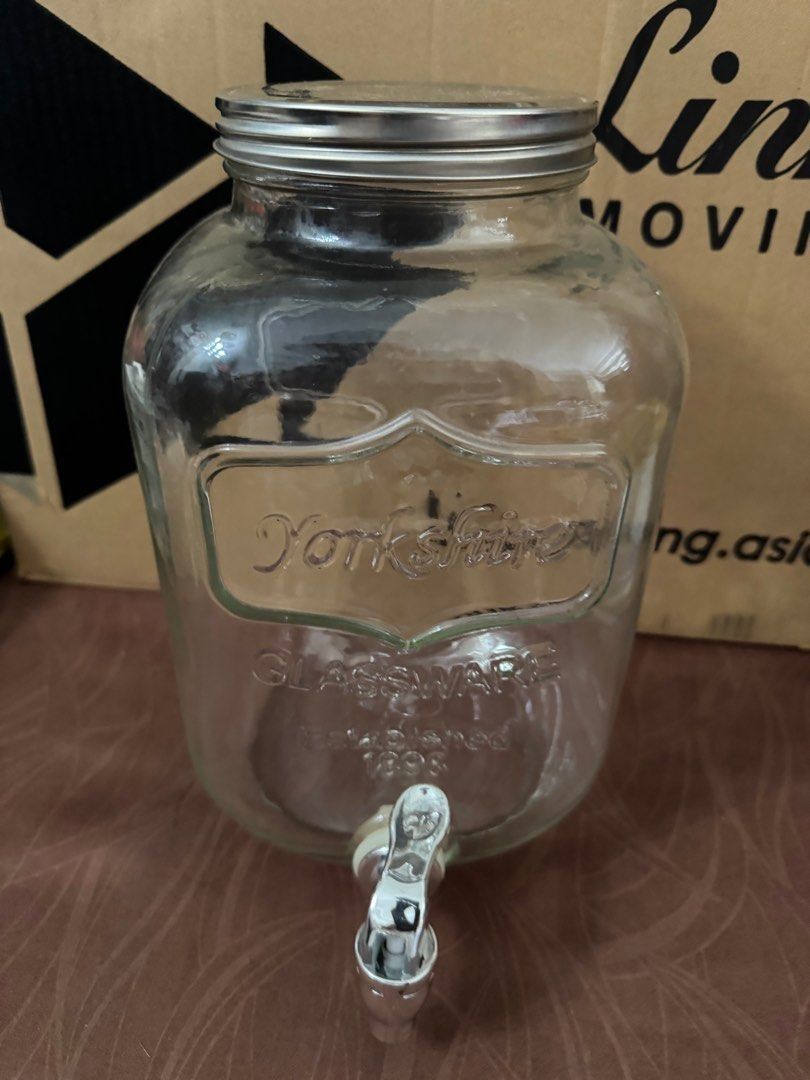 Yorkshire Glassware Beverage Dispenser with Tap 16x16x27cm