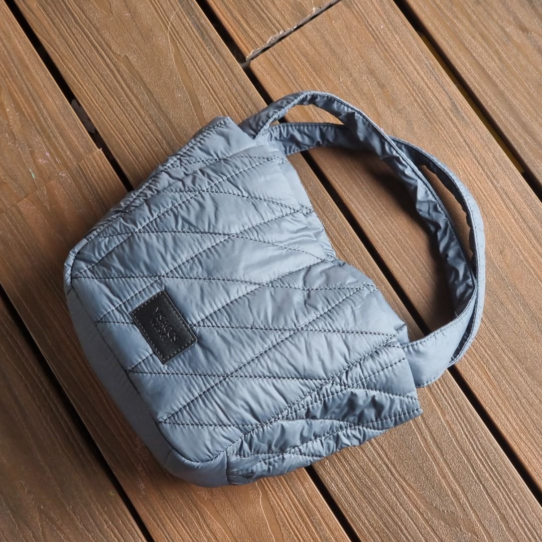 Y'saccs Vous Et Quilted Tote Bag (Category: Shoulder Bags) located in Paranaque City. Submitted by jerome_marco (Listing ID 1381071601, Image 2). Description: PRICE: : 1k GCASH, BPI or BDO online banking payment ONLY. J&T / Grab / Lalamove (c/o buyer) Pass po sa COD.