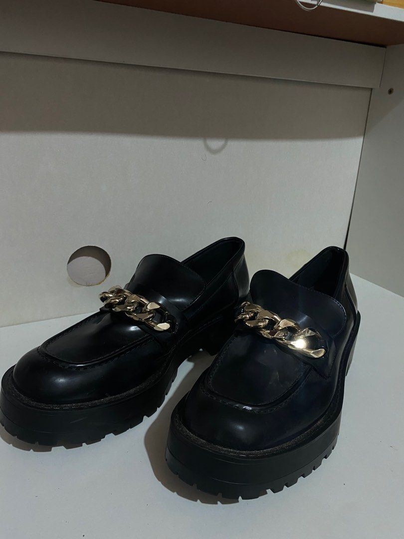 Zara Chained Loafers (Category: Loafers) located in Manila. Submitted by _nnthl (Listing ID 1381011917, Image 2). Description: Only used once for a photoshoot. .