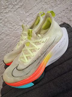 (Category: ) located in . Submitted by ronessabrandedshoes2ndaccount (Listing ID 1381121421, Image 1). Description: .