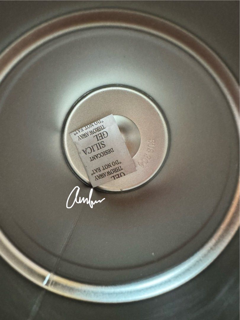 由 purityland (刊登 ID 1381210252，圖片 3) 提交，位於 台中市 (Taichung) 的 中華票券 華票 304不鏽鋼 真空 悶燒罐 500ml 內附摺疊湯匙 股東會 紀念品 (類別：餐具和餐具)，說明：全新未使用 內附折疊式304不銹鋼湯匙 500ml 真空 保溫 悶燒罐 裝湯品 冷飲 咖啡 冰塊 都很適合 因年久外盒有些許泛黃但不影響內部商品 很介意者勿下單。