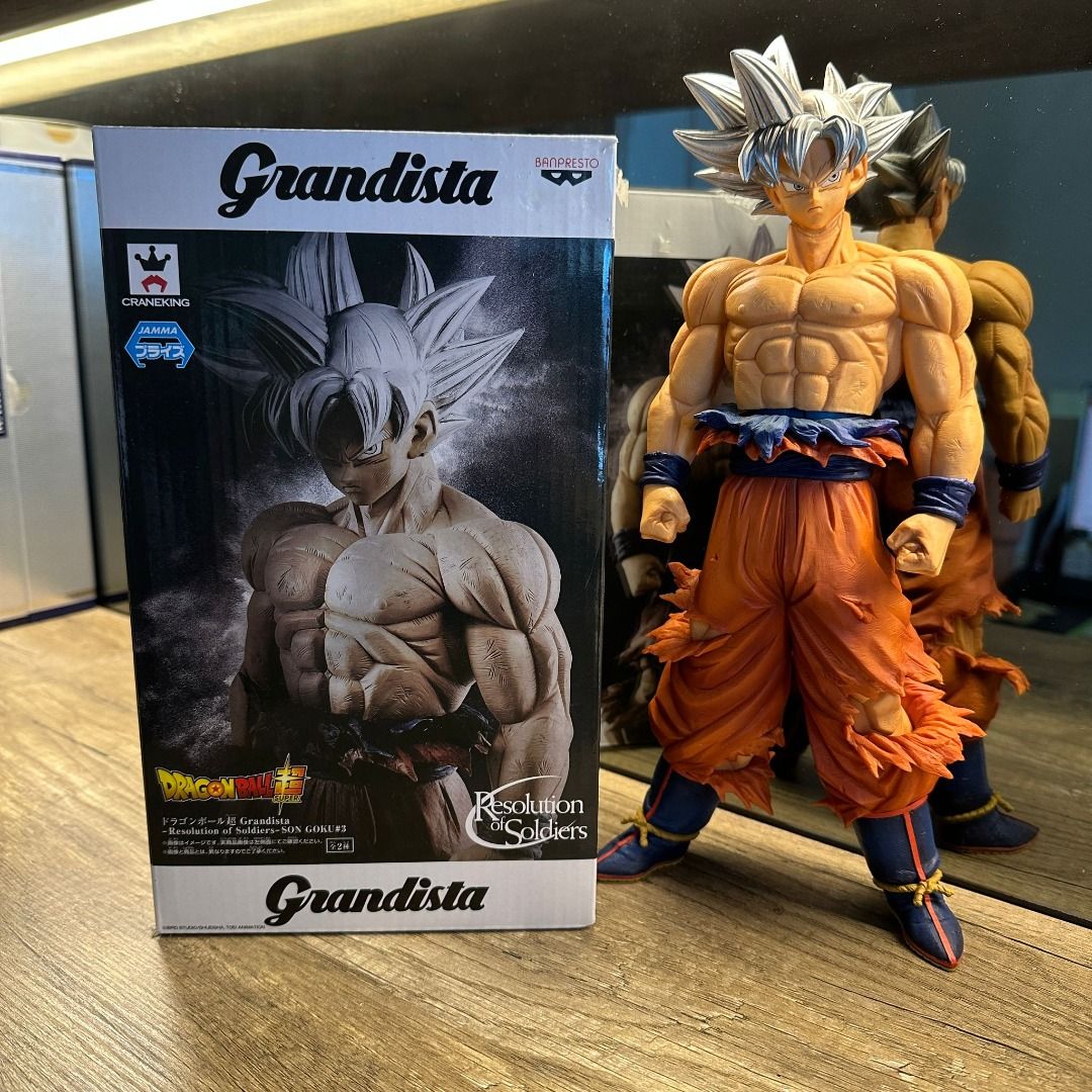 龍珠 figure GRANDISTA 銀髮悟空 身勝手之極意悟空 Resolution of Soldiers：Son Goku DRAGON BALL 龍珠超 組立式景品 （分類：手辦雕像）位於 Hong Kong。 由 sica324 提交（商品編號 1381164126，圖片 1）。簡介： 已開，外盒有瑕疵，介意勿拍 Size約 15cm (W) x 30cm (H) x 5cm (D) Banpresto 眼鏡廠 Bandai 萬代 景品 Dragon Ball Super 龍珠 超 鳥山明 Grandista ～Resolution of Soldiers：Son Goku 孫悟空 28cm 糖膠 SOFT VINYL (非 1/6 Action Figure 可動人偶） 荃灣/荔枝角面交或SF到付 平郵需自付郵費。