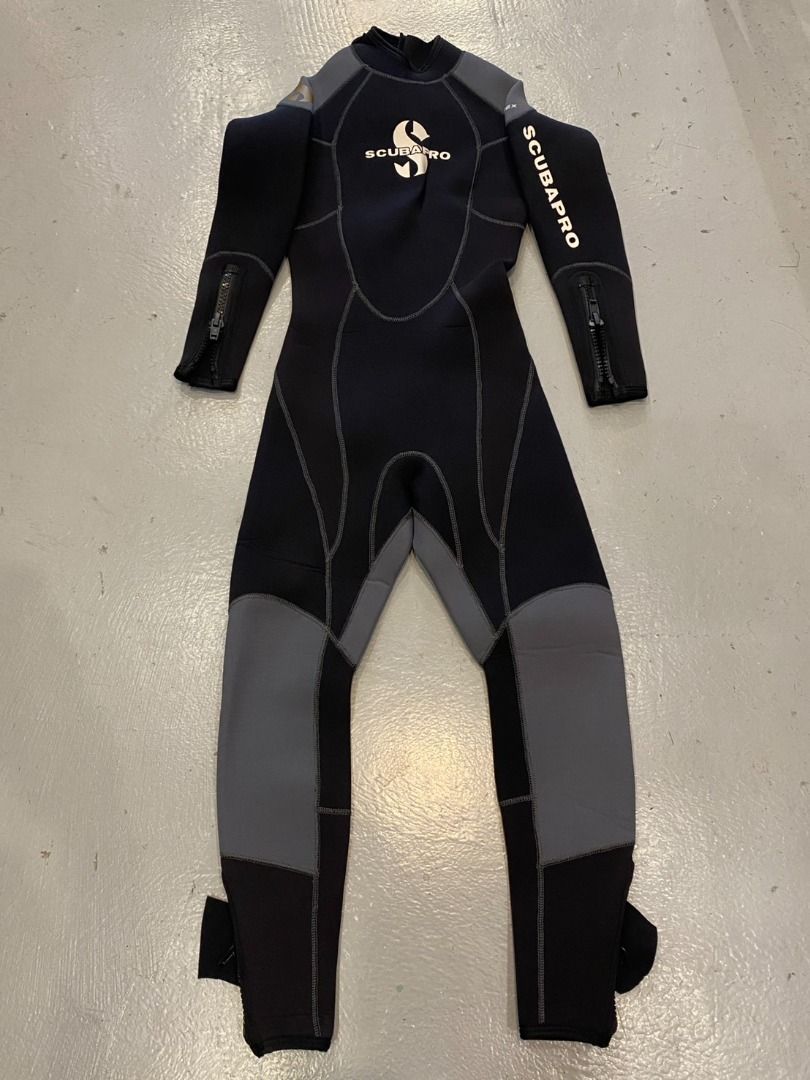 由 divingbird (刊登 ID 1381152806，圖片 1) 提交，位於 台北市 (Taipei) 的 全新 Scubapro oneflex 5mm 女用 size XS 防寒衣 152-162cm 46-58kg 展示品 (類別：其他運動配件)，說明：Size XS 原價$20000 5mm 手腳有拉鏈 全新展示品 152-162cm 46-58kg 胸圍81-88cm 腰圍70-76cm 臀圍85-90cm <台北店>台北市木新路三段127巷10弄12號 <桃園店>桃園市民安路139號 Line : @903naoqt潛水鳥 基於商品特殊性，消保會有特別條例指出針對七大網購項目排除『七日無條件退貨』之適用，貼身衣物類、個人衛生用品及客製化商品皆在此規範項目內。 防寒衣 、襪子 、套鞋等皆屬貼身衣物品，上述商品因衛生問題考量皆無法因瑕疵外因素退換貨，請大家下單前要特別注意，可以接受再下單。。