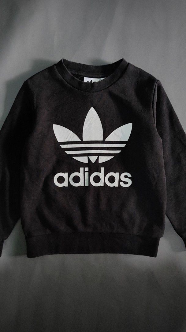 Adidas baju Crewneck anak brand Adidas (Kategori: 4 hingga 7 tahun) berada di Tangerang. Dikirim oleh koleksi_aa (ID iklan 1381121328, Gambar 3). Deskripsi: size on tag 110 (4-5 th) full tag.