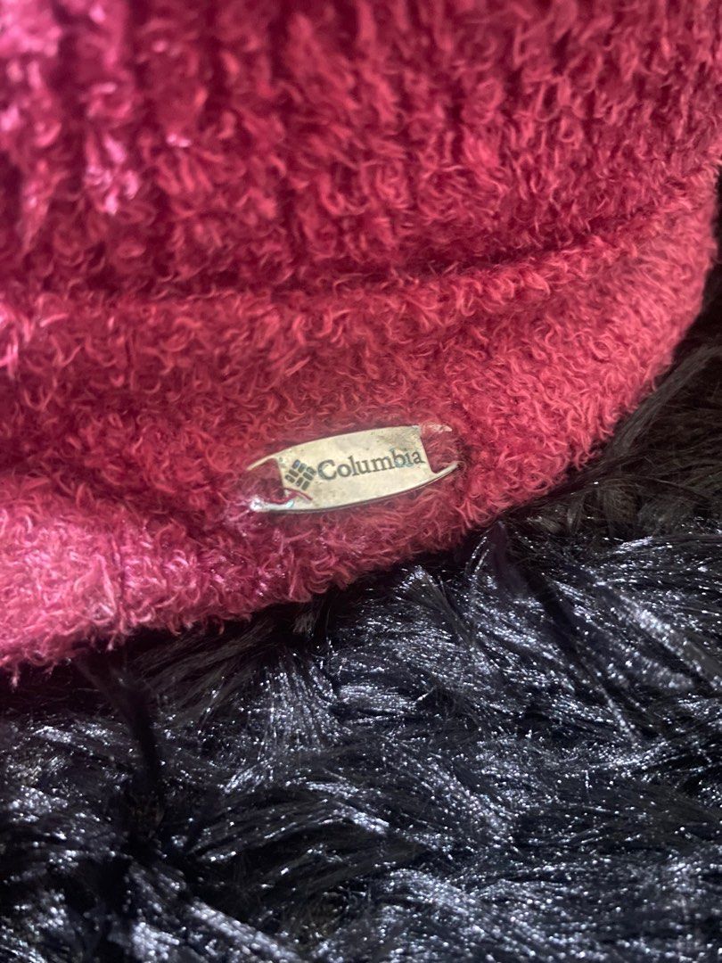 Authentic Columbia Beanie (Category: Hats & Beanies) located in Pasig City. Submitted by fiercemoon_f4c53e (Listing ID 1381208964, Image 2). Description: All items are unused and old. While generally in good condition, some may have small and unnoticeable flaws dues to age or storage. items actual color may differ due to lighting and screen limitation. .