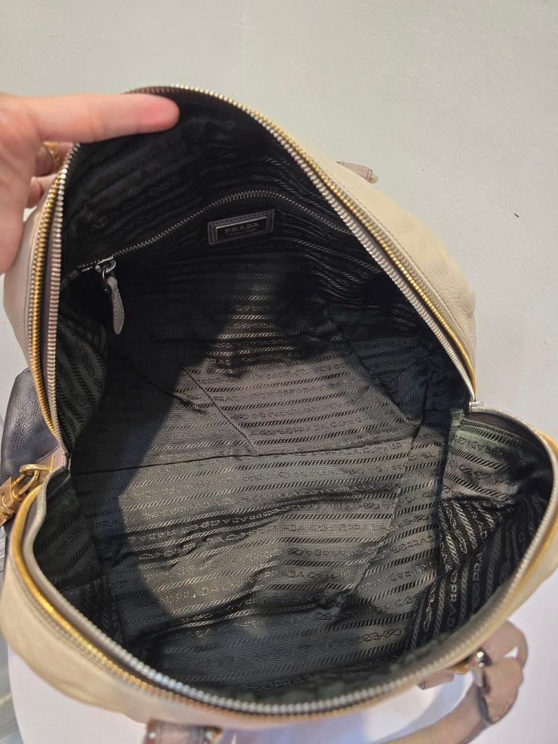 Authentic Prada Ombre Glace Zippers Bowler Bag (Category: Luxury Bags & Wallets) located in Quezon City. Submitted by jhaediah (Listing ID 1381160998, Image 3). Description: - Authentic 💯 - Pra_da Ombre Glace Zippers Bowler Bag - Medium size .