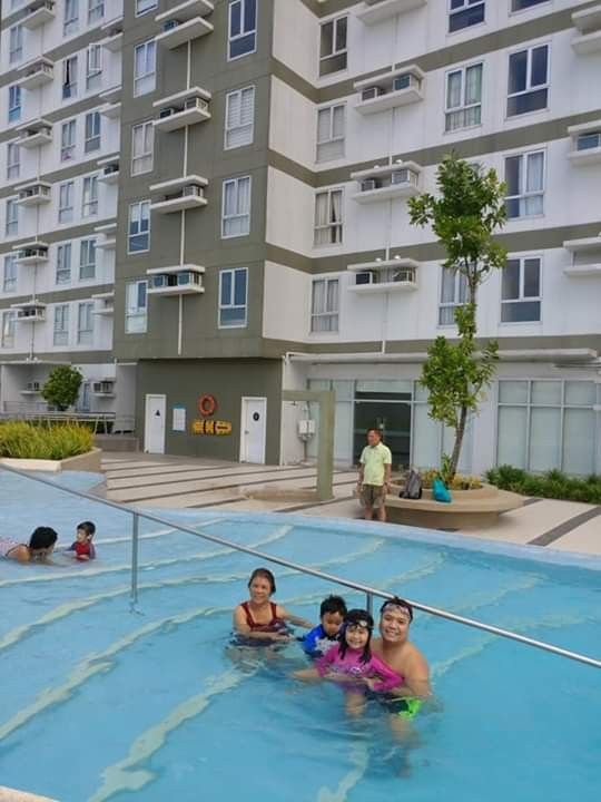 Avida astrea Studio furnished (Category: Apartments & Condos) located in Caloocan City. Submitted by jomsperfumeauthentic (Listing ID 1381273791, Image 1). Description: ✅For Rent ✅Avida Astrea✅ ❤️semi furnished studio unit facing amenity area in the heart of Fairview Q.C. ❤️5mins walk to/from Sm Fairview, Ayala mall and Robinson's. along Quirino highway kaya madali ang transportation and soon MRT7. ❤️ with queen size bed ❤️strong wifi, ❤️9cuft re