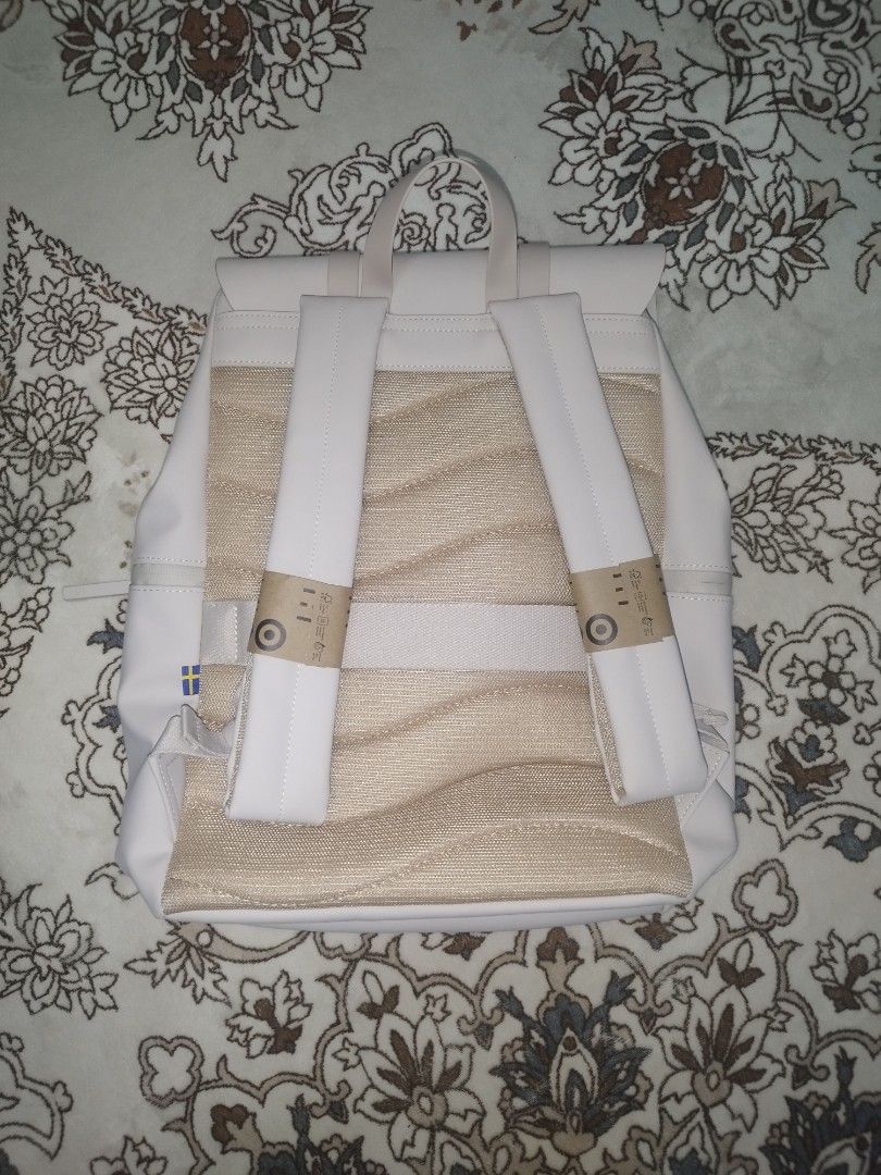 Backpack (Category: Backpacks) located in Kuala Lumpur. Submitted by greatstuf (Listing ID 1381126041, Image 2). Description: Brandnew Guston luga 13" backpack bag . RM100 price can nego.. COD area KL/Selangor or Postage DFOD J&T..
