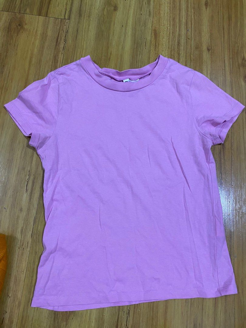 Padini Basic Tshirt (Category: Shirts) located in Kuala Lumpur. Submitted by burgerbby (Listing ID 1381247094, Image 1). Description: .