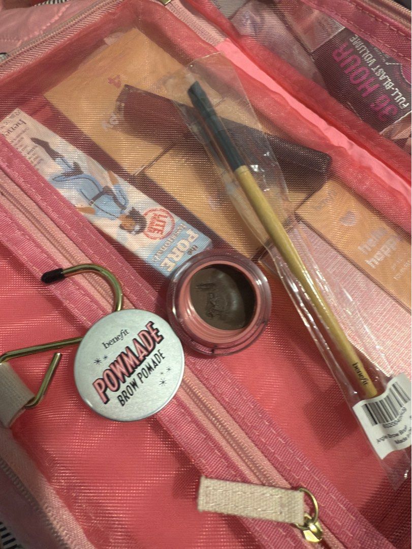 benefit brow pomade with benefit brow brush (Category: Makeup) located in Daraga. Submitted by triftshop25 (Listing ID 1373827500, Image 1). Description: DECLUTTERING!! Pre-love! @selling my benefit brow pomade in shade #3. Actually hinde pa po yan used kinuhanan lng ng kapatid ko sa gilid 75% pa po ang product 😁 kung titingnan nyo po ang wiper malinis na malinis po comes with benefit angle brush/ brow brush brand new pa po ang brush. .