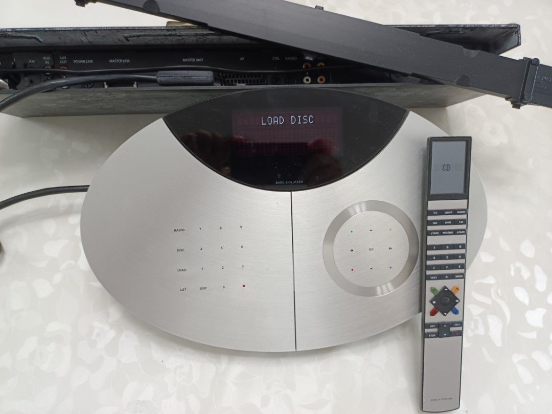 B O Beo Center2   Beo4 remote and Master link 音響器材 其他音響配件及設備 Carousell