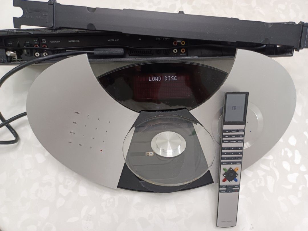 B O Beo Center2   Beo4 remote and Master link 音響器材 其他音響配件及設備 Carousell