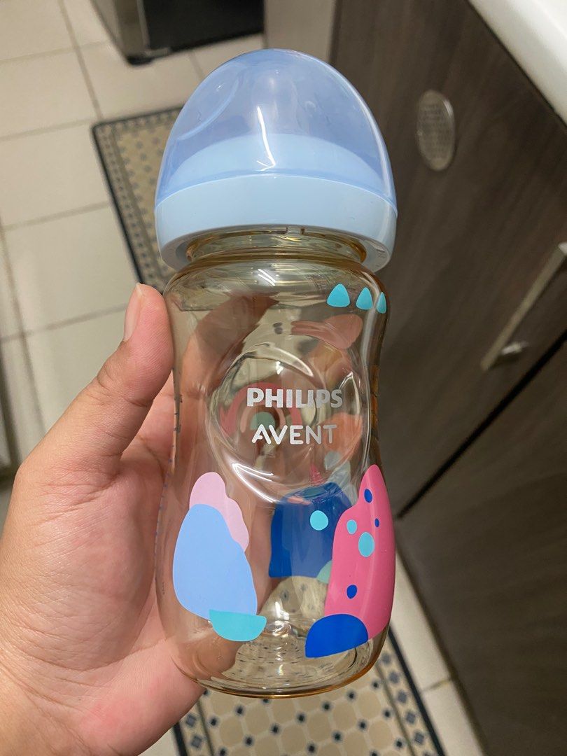 Botol susu Avent (Category: Breastfeeding & Bottle Feeding) located in Kuala Lumpur. Submitted by nimanina (Listing ID 1381204925, Image 1). Description: new rm77 incl pos sm.