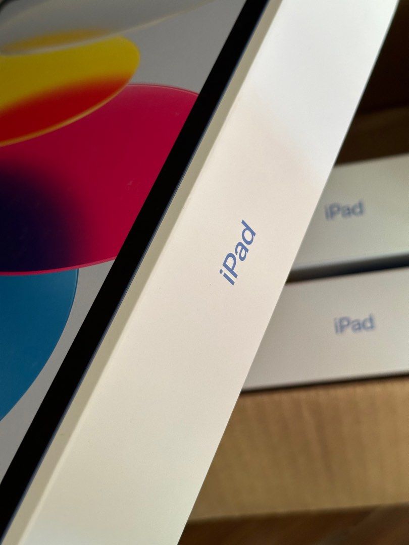 Brand New iPad 11th Gen (Category: Laptops & Notebooks) located in Quezon City. Submitted by janjanman120 (Listing ID 1381193626, Image 1). Description: Brand New / sealed / apple warranty 11th Gen Wifi 128gb - 19500 256gb - 25000 Blue, pink, silver, yellow.