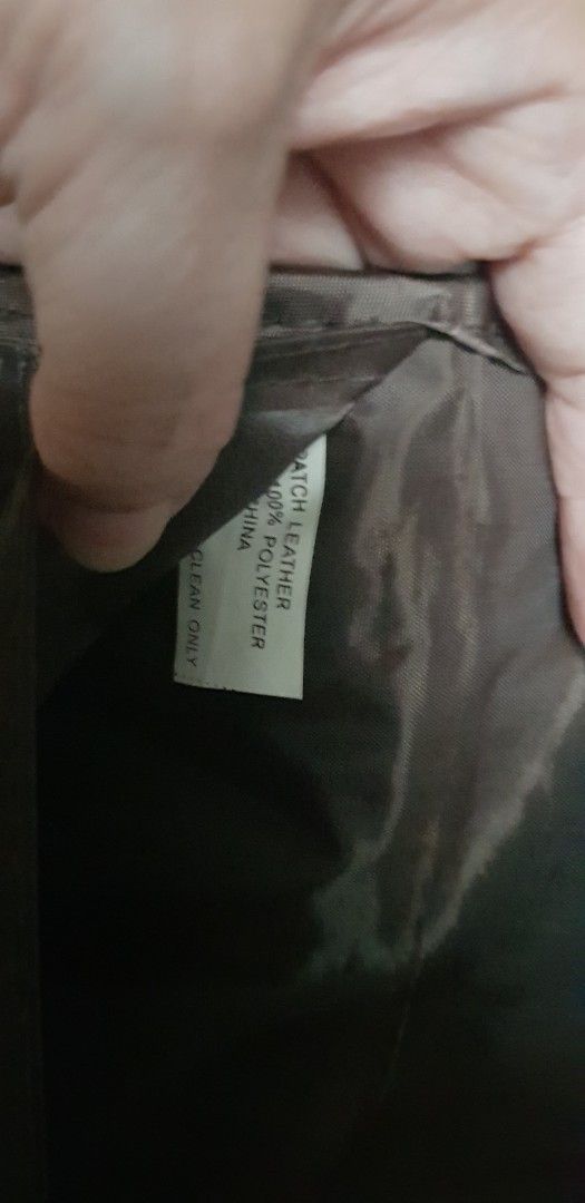 Patch leather trifold long wallet, brown (Category: Purses & Pouches) located in Quezon City. Submitted by practibagsplusmnl (Listing ID 1381192605, Image 3). Description: Brown patch leather trifold long wallet.
